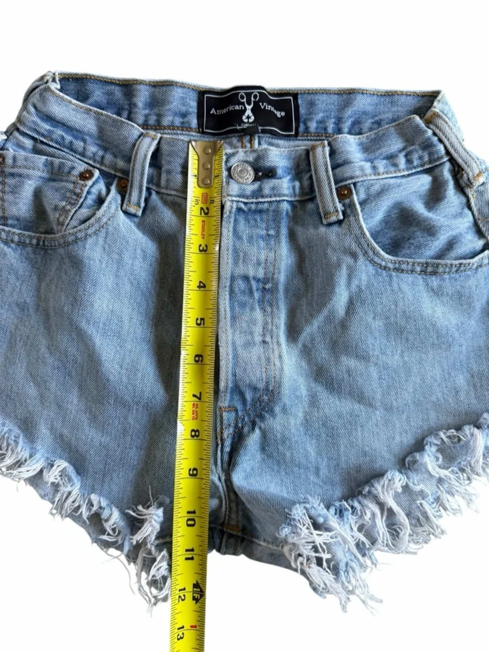 🌟American Vintage Levi’s Light Blue Frayed Cut-off Distressed 90’s Denim Shorts - Picture 4 of 6